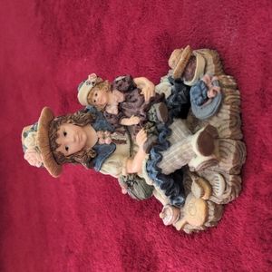 Yesterday's Child Figurine " Ashley with Chrissie...Dress Up"